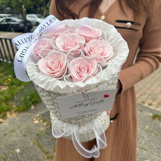 枯れない誕生日花束でオーダー殺到 | プリザーブドフラワー風お花を使用した白色ワンホンブーケ