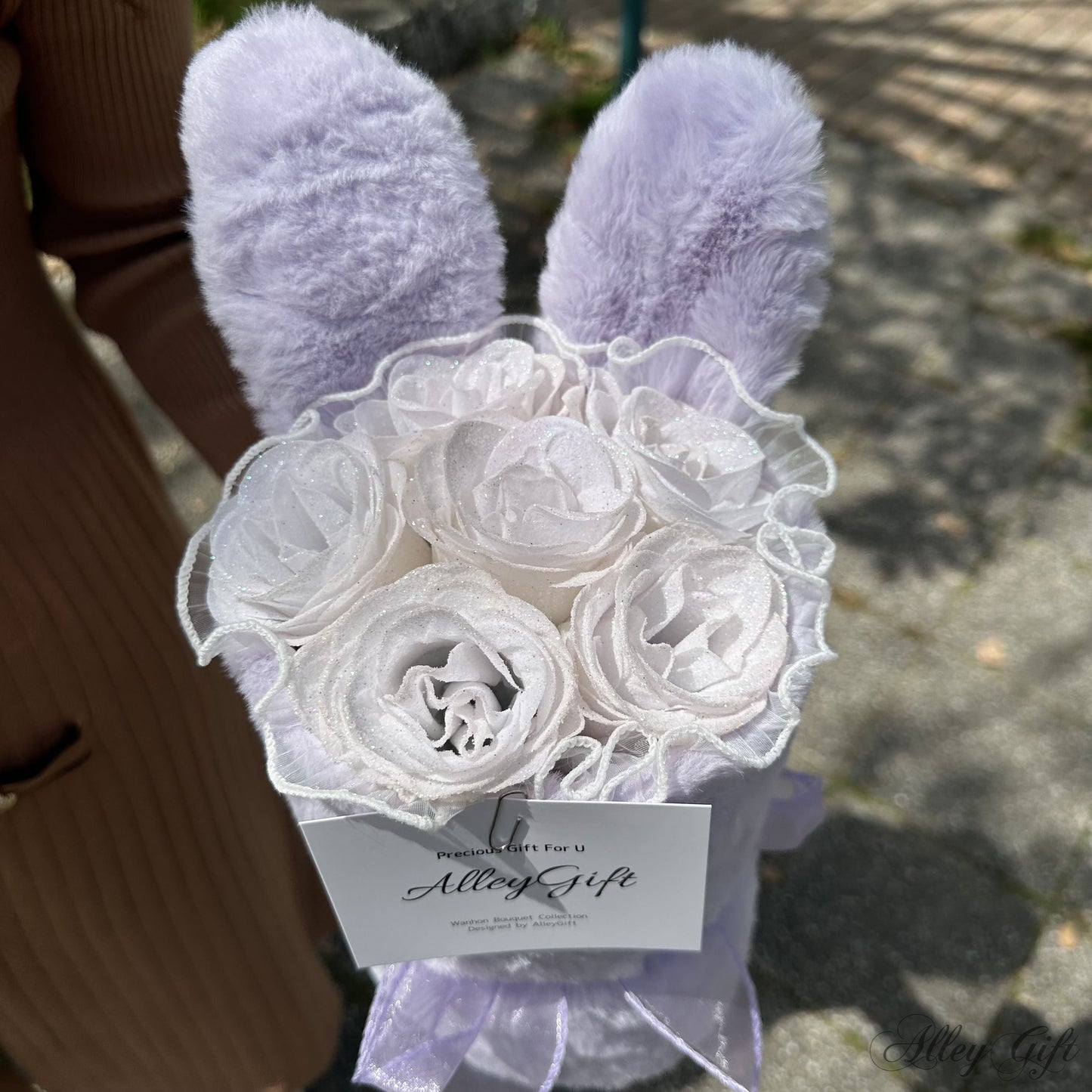 枯れないグリッターローズを使ったうさぎミニブーケが500円でオーダーメイド可能 | ワンホンブーケ専門店AlleyGift