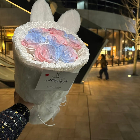 推し活花束でテレビで紹介 | うさぎワンホンブーケ オーロラ色