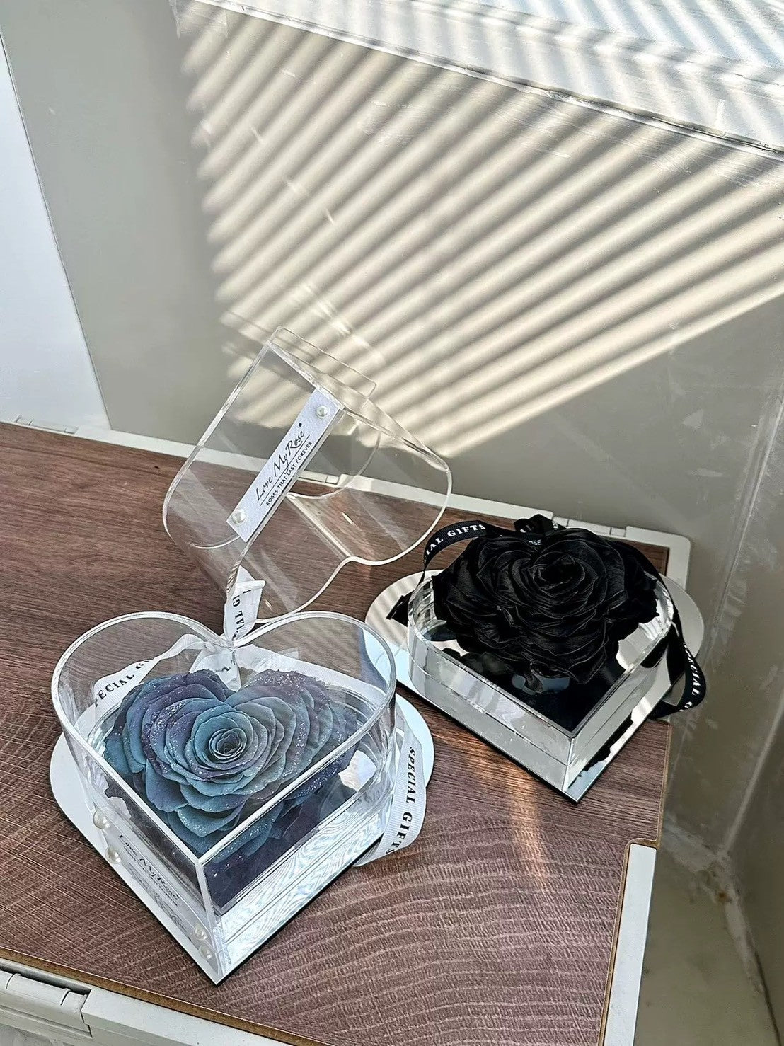 Rose in Heart ハートケースに咲く、枯れないバラのギフトボックス