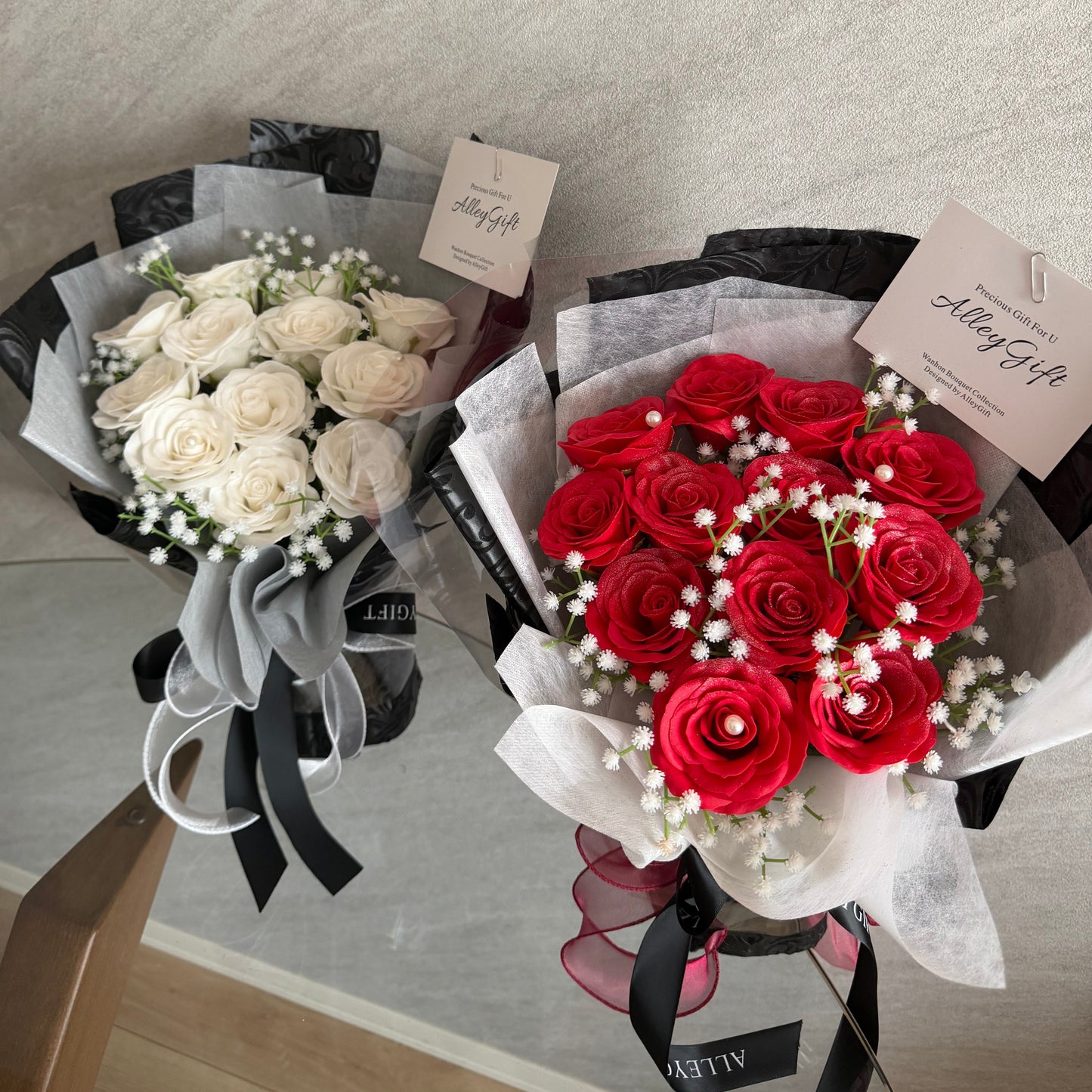 AlleyGiftの安いプロポーズ花束　11本　赤色と白色の2種類