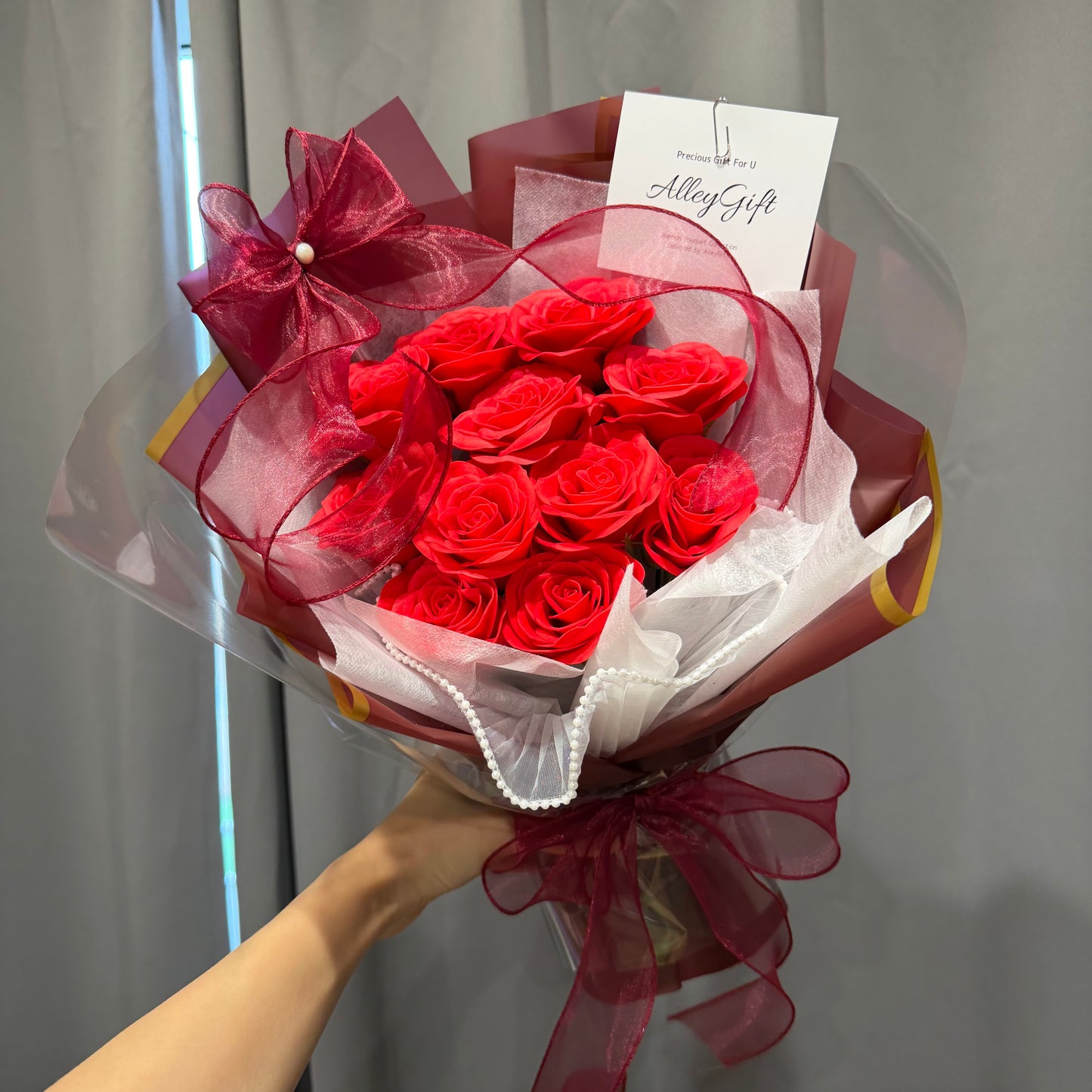 AlleyGiftのおしゃれで安いソープフラワー花束　赤
