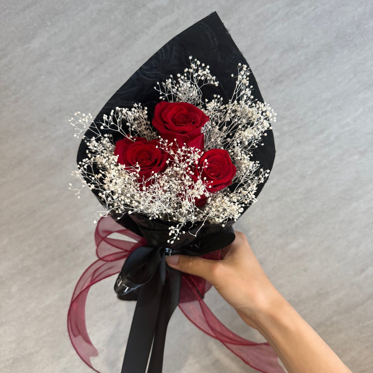 プロポーズに大人気のAlleyGiftの赤色プリザーブドフラワー花束 Noir