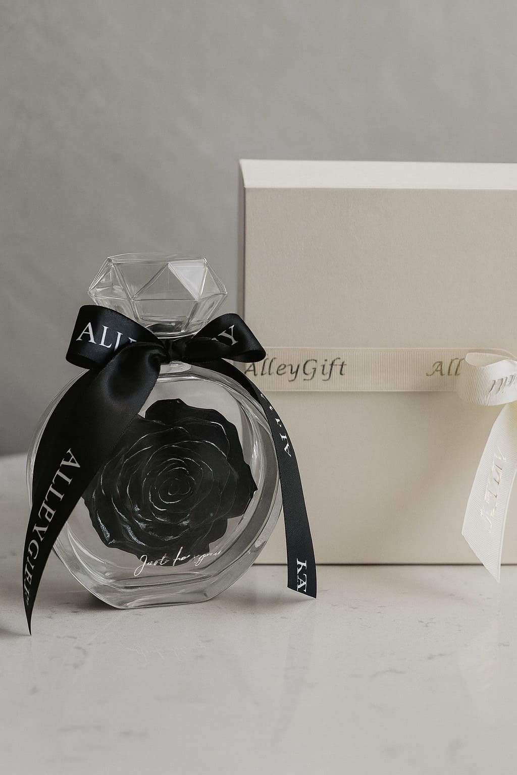 AlleyGiftのプリザーブドローズボトル　黒花