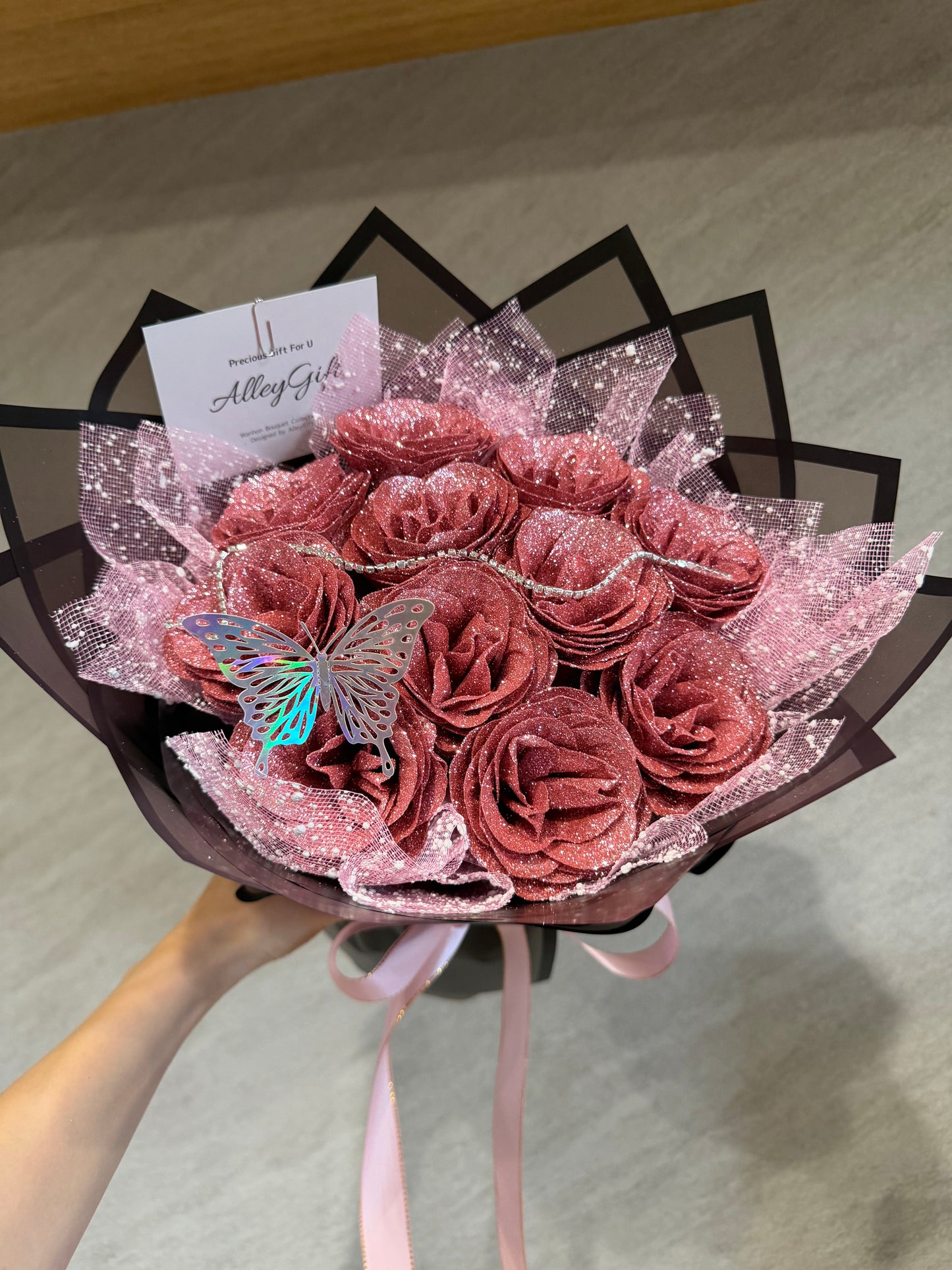 安い値段で手に入るAlleyGiftのグリッターローズ花束　くすみピンク