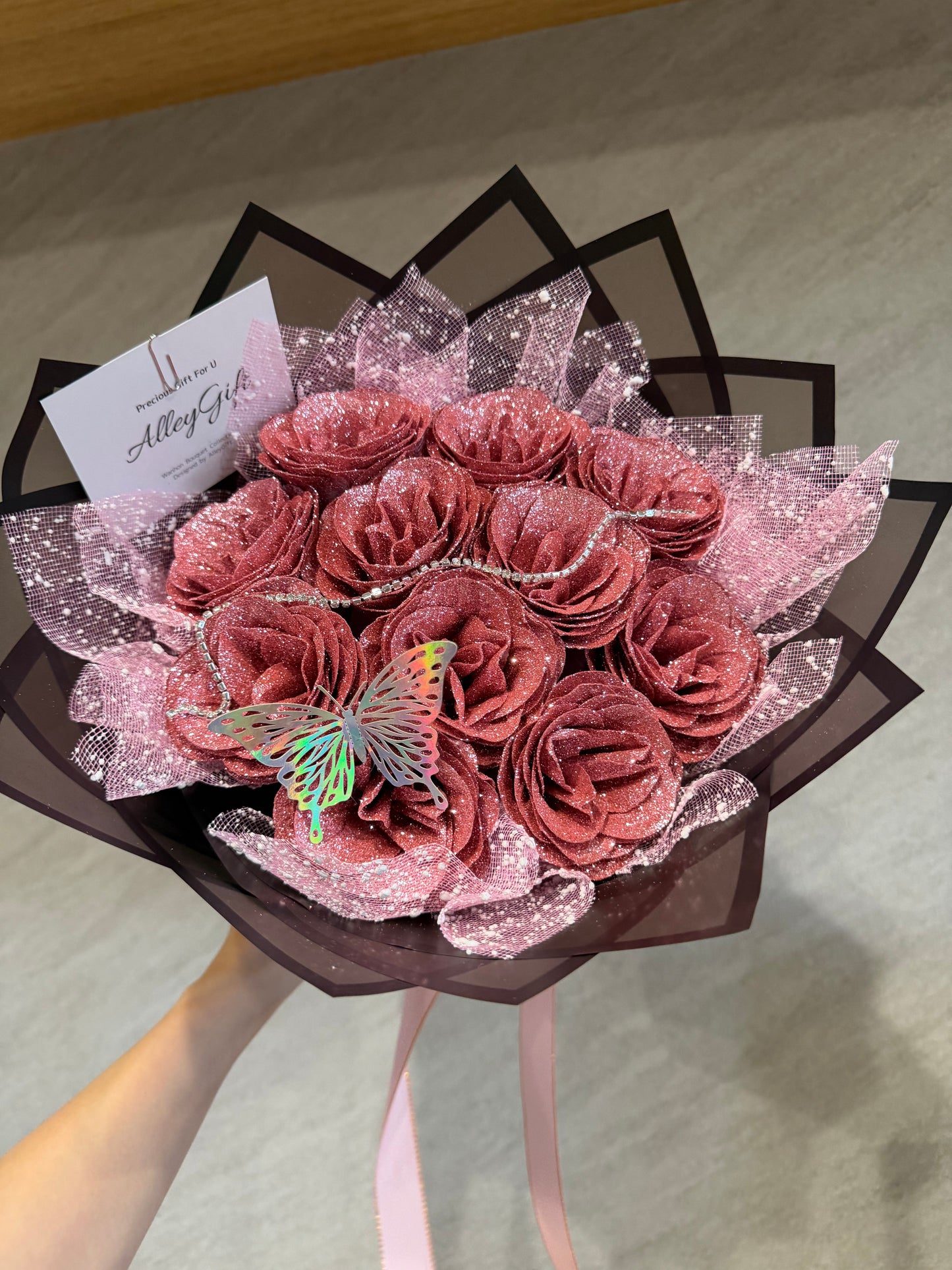 安い値段で手に入るAlleyGiftのグリッターローズ花束　くすみピンク
