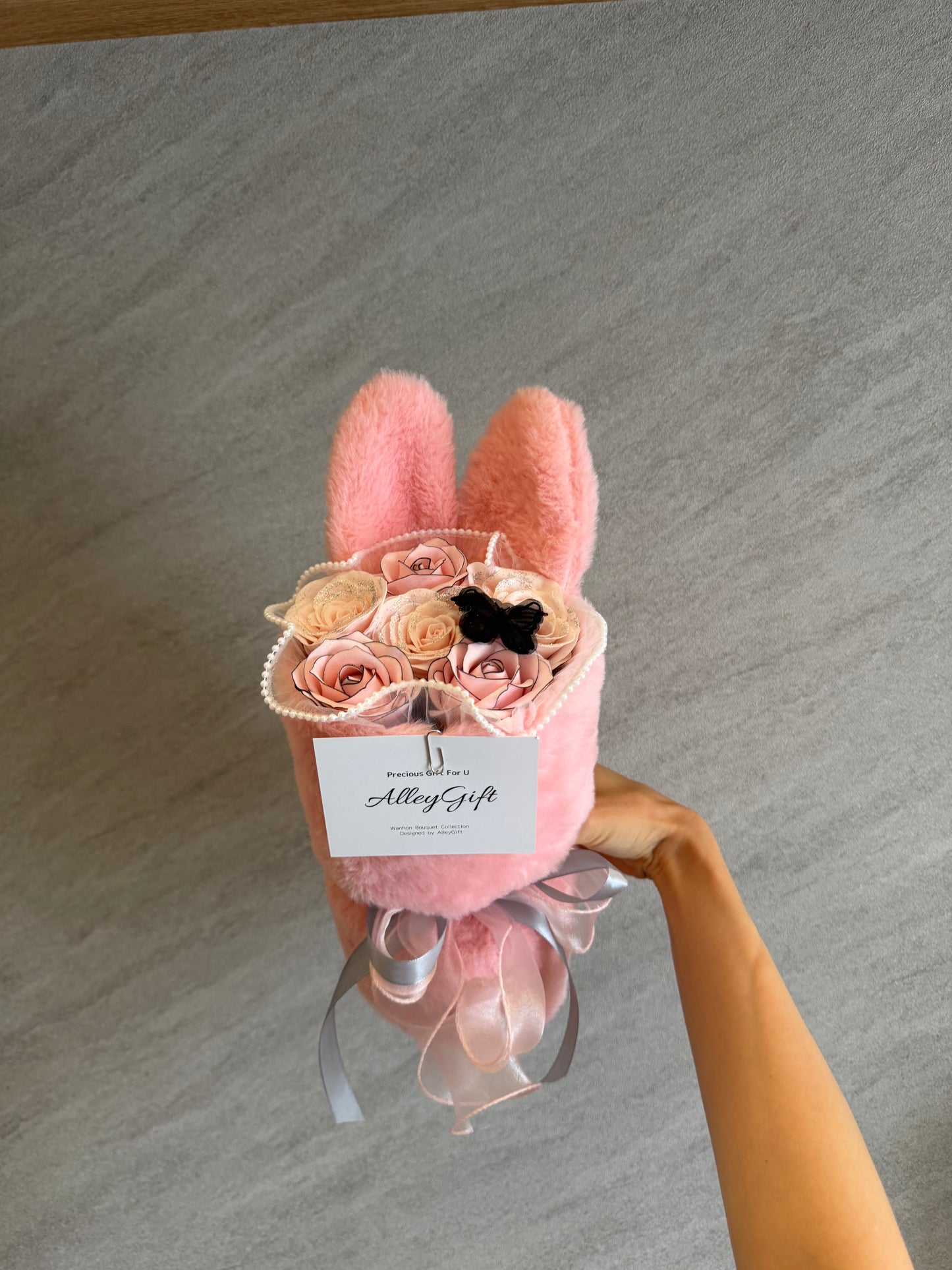 通常価格より20％安いAlleyGiftのミニうさぎブーケ　枯れない花束で推し活花束に大人気　　ピンク