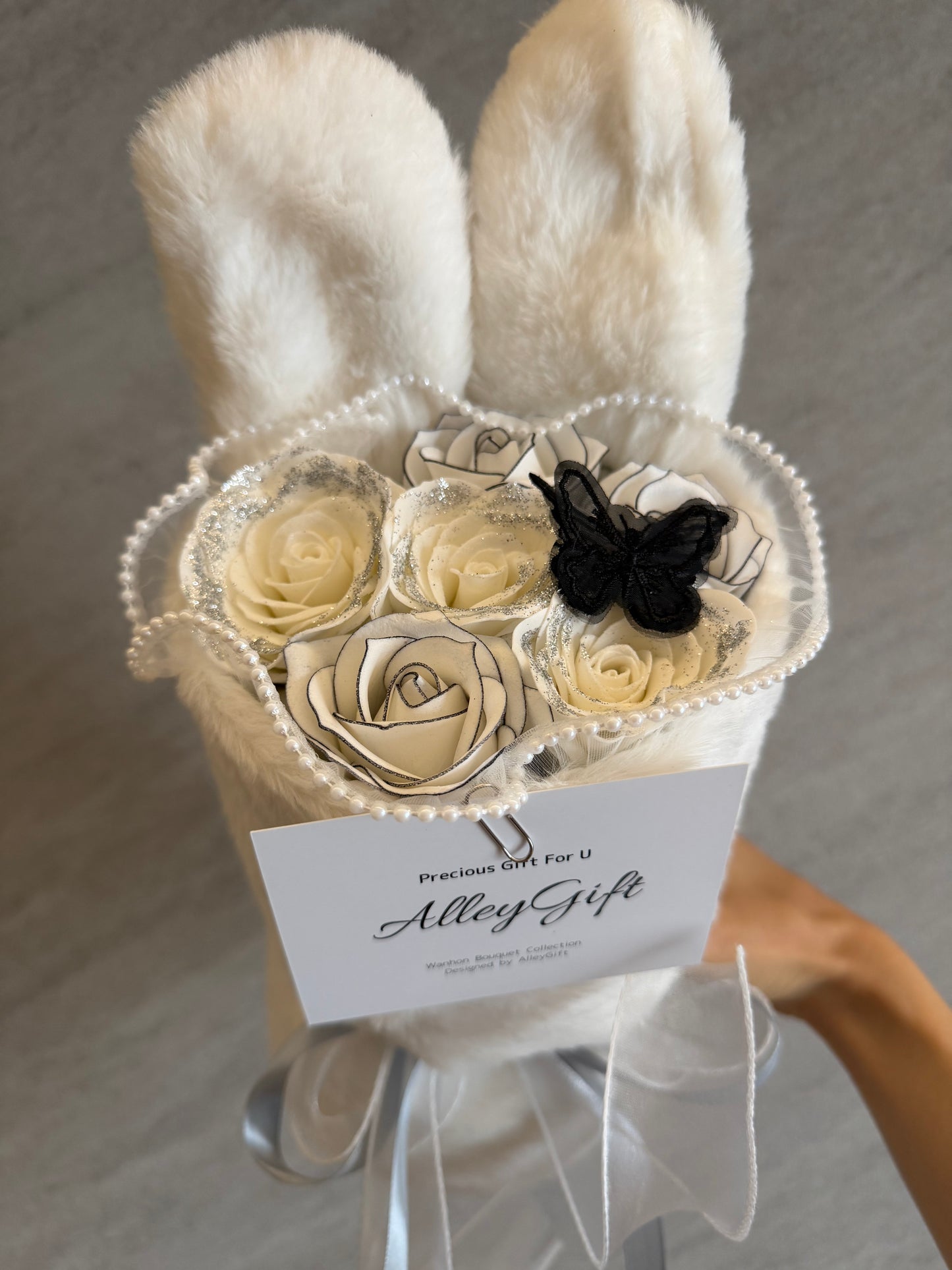 通常価格より20％安いAlleyGiftのミニうさぎブーケ　枯れない花束で推し活花束に大人気