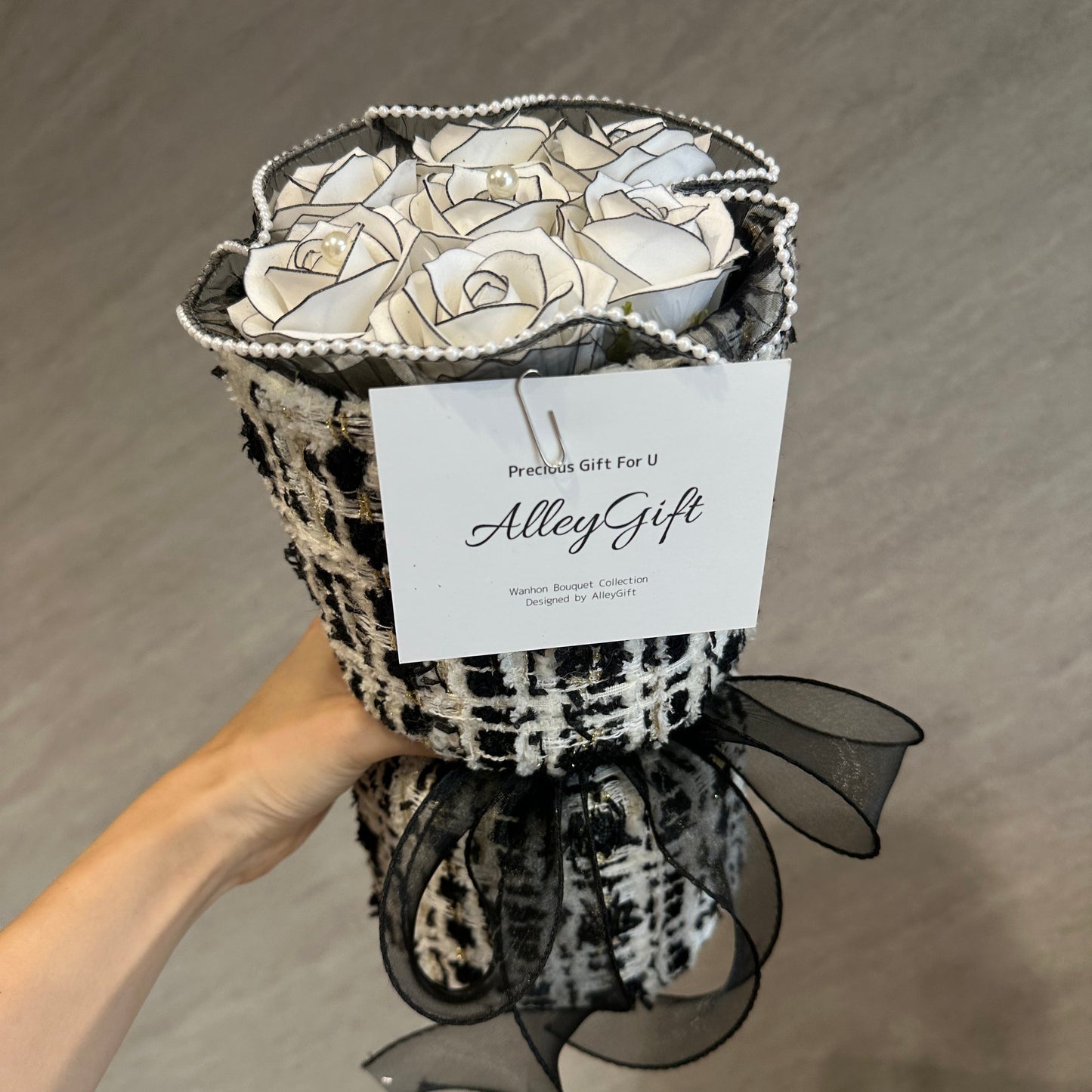 AlleyGiftで安く手に入るツイードブーケ　黒白系