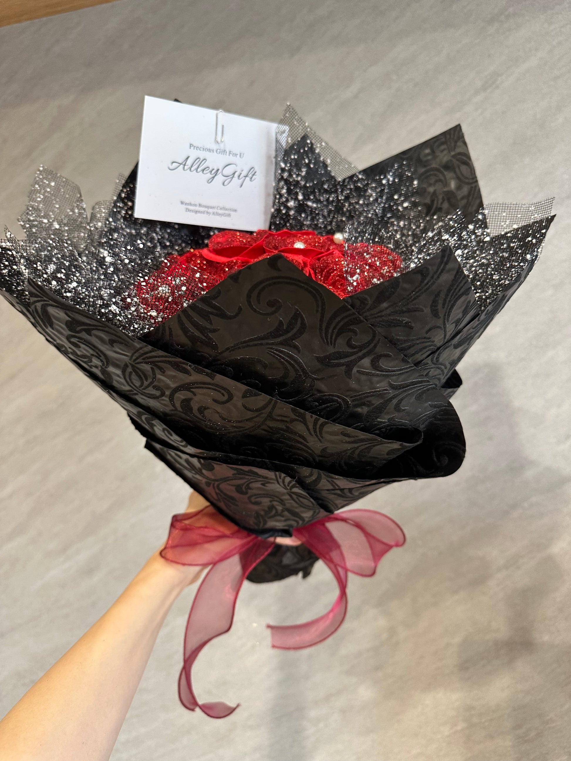 AlleyGiftで安いグリッターローズ花束に似たものをオーダーできる